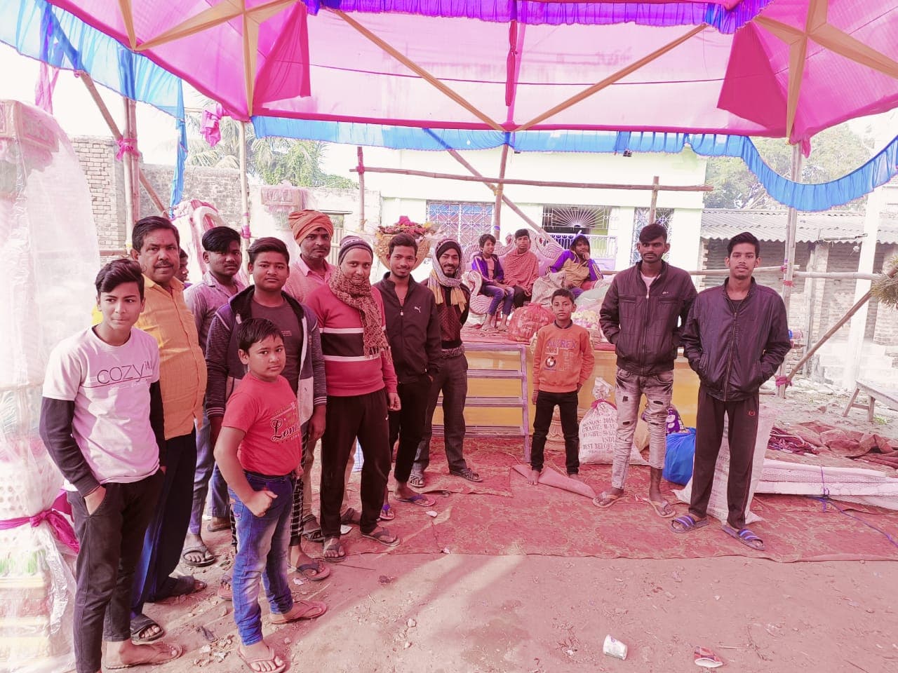 रिसेप्शन की पार्टी में इधर हो रहा था डांस, उधर चोर उठा ले गये दुल्हन का पूरा सामान, जांच में जुटी पुलिस