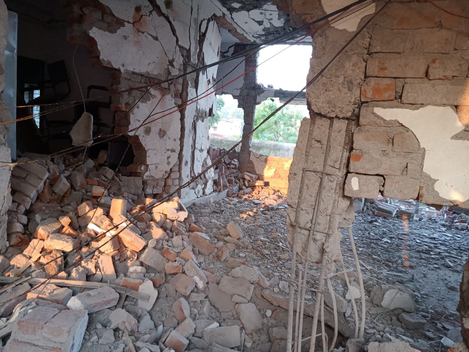 औरंगाबाद में नक्सलियों का टॉवर और किसान भवन पर हमला