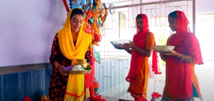 खूब पसंद किया जा रहा है अक्षरा का नया गाना गंउवे के शिवाला