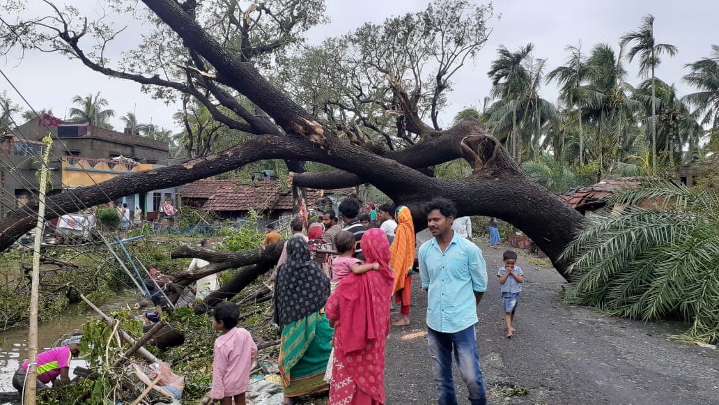 Cyclone Amphan: PM मोदी ने मदद का दिया भरोसा, अमित शाह ने ममता और पटनायक से की बात