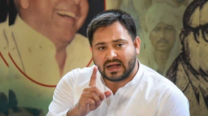 बिहार चुनाव 2020: नीतीश के सामने प्याज उछाले जाने से तेजस्वी नाराज, कहा- यह मंजूर नहीं, जानें क्या बताया विरोध का तरीका