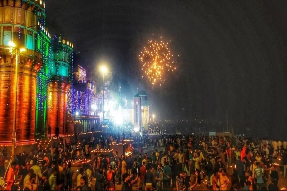 बनारस में 27 नवंबर को मनाई जाएगी देव दीपावली, विदेशी पर्यटकों का काशी में आना हुआ शुरू, देखें खूबसूरत वीडियो