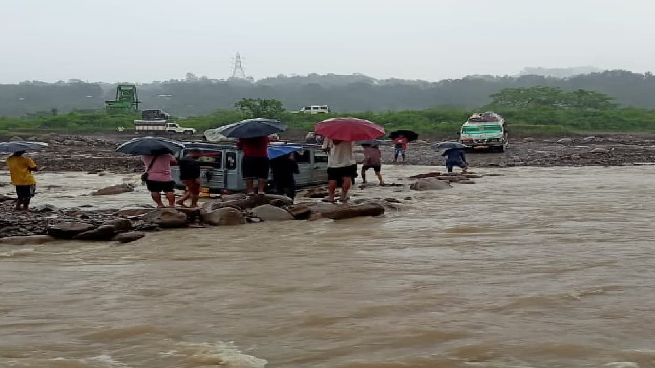 Heavy Rain in Assam: असम में भारी बारिश की चेतावनी, दीमा हसाओ में 18 जून तक स्कूल और कॉलेज बंद