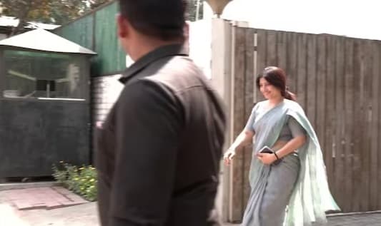 लालू यादव को जमानत मिलते ही दिल्ली में राजनीतिक सरगर्मी तेज, मिलने पहुंची डिंपल यादव, अखिलेश भी करेंगे मुलाकात