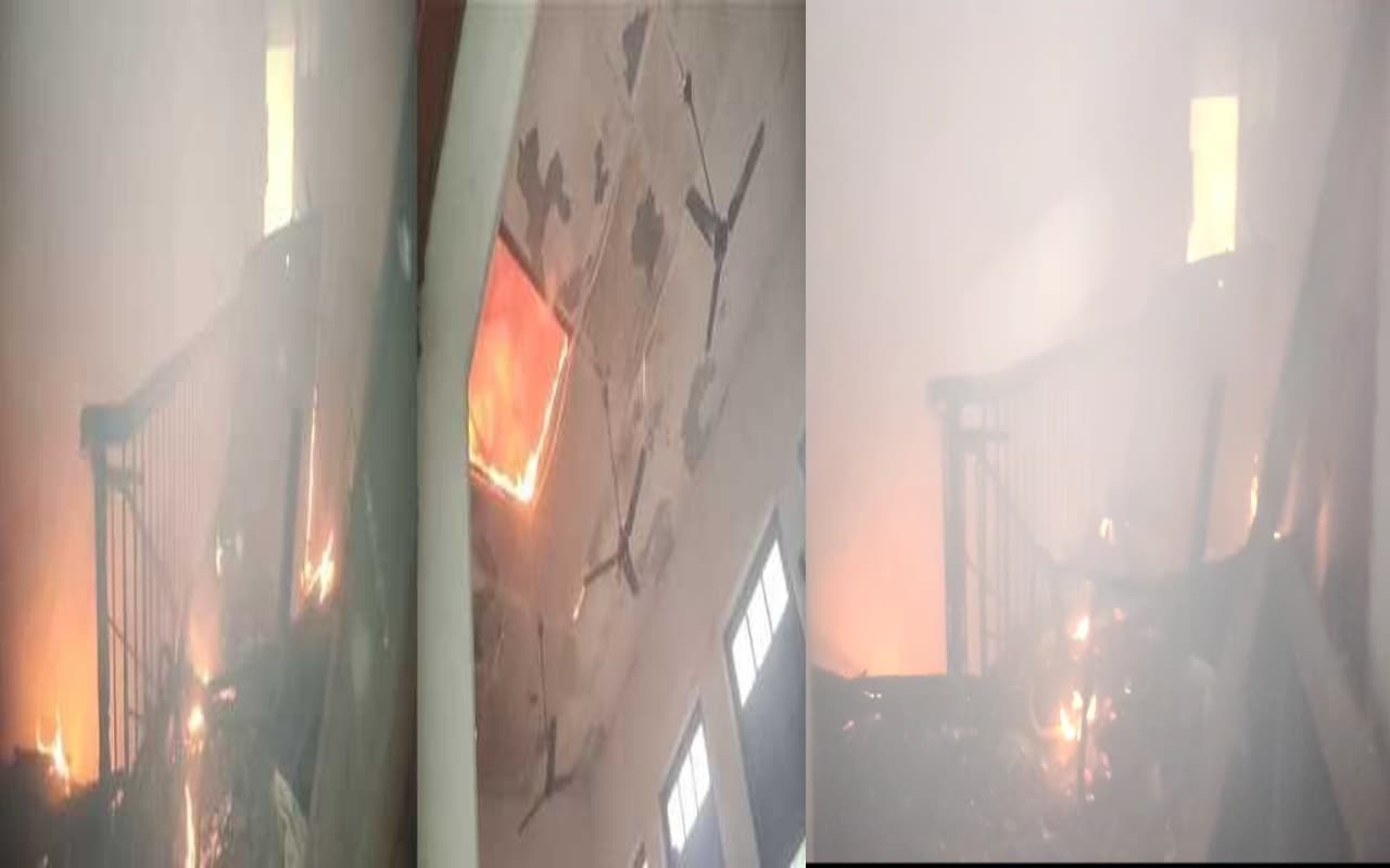 झारखंड : रांची के जिला स्कूल में लगी भीषण आग, कड़ी मशक्कत के बाद पाया काबू, बच्चे सुरक्षित