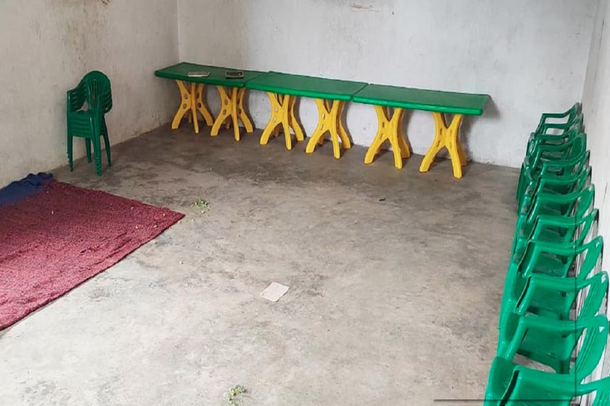 चतरा के मयूरहंड में आंगनबाड़ी केंद्रों का बुरा हाल, शिक्षा देने के नाम पर खानापूर्ति, बच्चों की उपस्थिति नगण्य