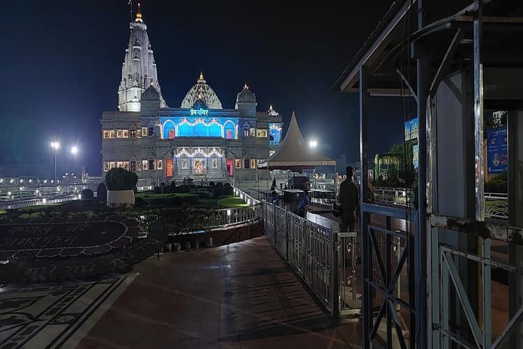 आगरा: प्रेम मंदिर में बम रखे होने की सूचना निकली फर्जी, पुलिस अधिकारी होते रहे परेशान