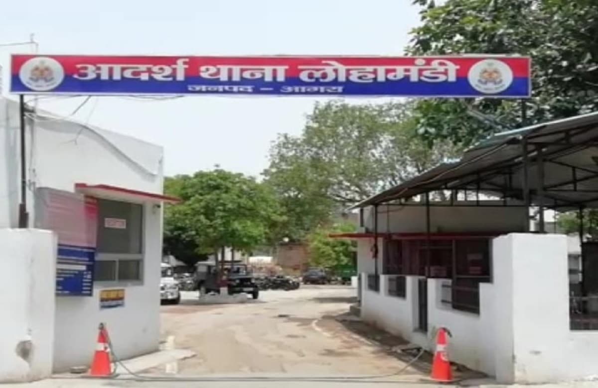 आगरा: प्रेमी का शौक पूरा करने के लिए दादी का ATM चुराकर भेजे 93 हजार, गहने भी लेकर हुई फरार, मुकदमा दर्ज