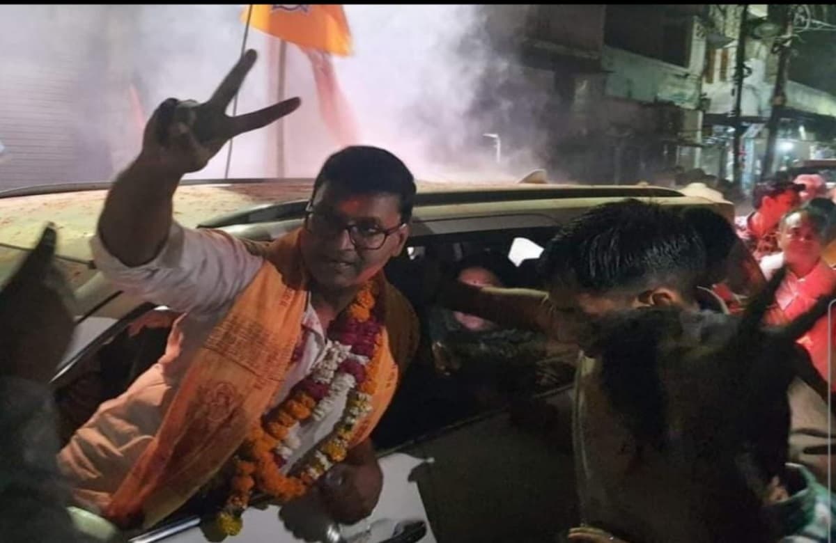 अलीगढ़ः BJP मेयर प्रत्याशी प्रशांत सिंघल का नामांकन आरोपों के घेरे में आया, राज्य चुनाव आयोग से की गई शिकायत