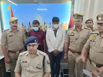 आगरा: बदमाशों की पुलिस के साथ मुठभेड़, PWD के जेई से लूट की घटना को दिया था अंजाम, दो गिरफ्तार
