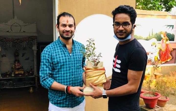 Tej Pratap को बड़ा झटका! करीबी आकाश यादव आज होंगे लोजपा में शामिल, पशुपति पारस दिलाएंगे सदस्यता