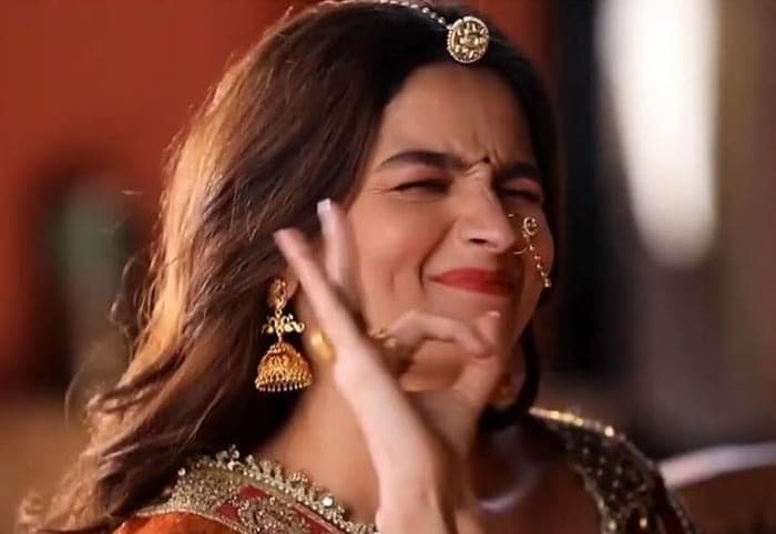 Alia Bhatt बचपन से ही बनना चाहती थी एक्ट्रेस, Viral हो रहा है हसीना का ये क्यूट Video