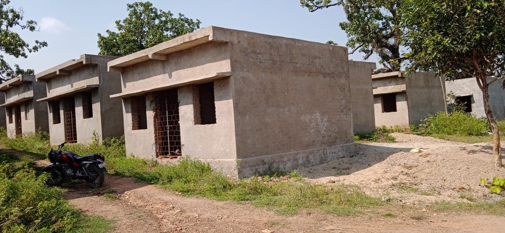 लोहरदगा : लाख फरियाद के बावजूद नहीं मिल पा रहा अबुआ आवास का लाभ
