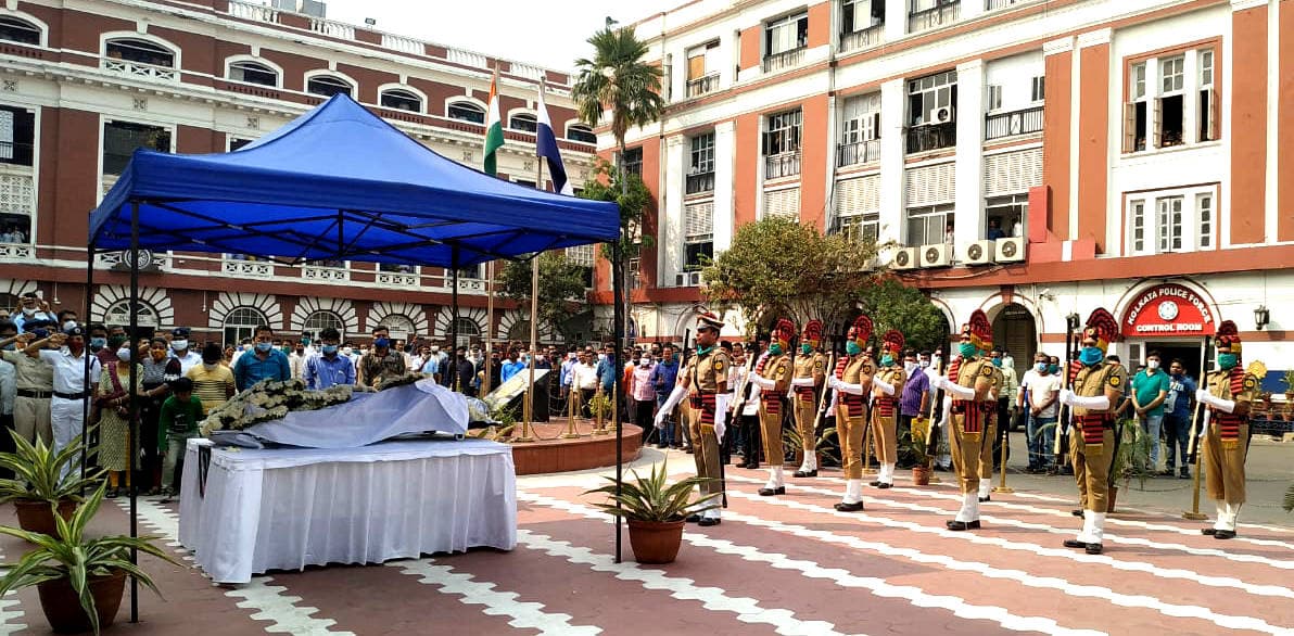 ईस्टर्न रेलवे हेडक्वार्टर हादसा: लापरवाही से मौत का मामला दर्ज, जांच में जुटी लाल बाजार डीडी की टीम, मौके पर फॉरेंसिक टीम भी पहुंची