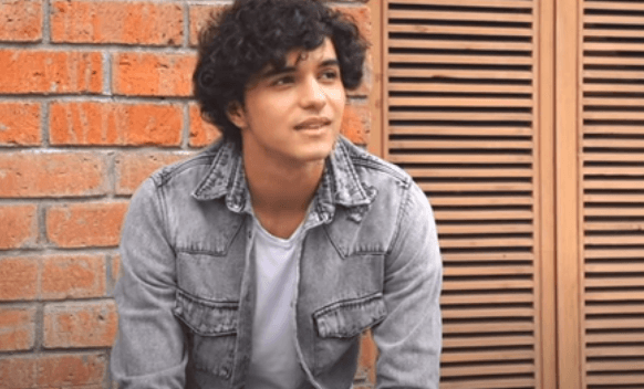 'बंबई में का बा' के बाद अनुभव सिन्हा ने रिलीज किया 'बै बाबुनि' भोजपुरी गाना, देखें धूम मचाता ये रोमांटिक VIDEO