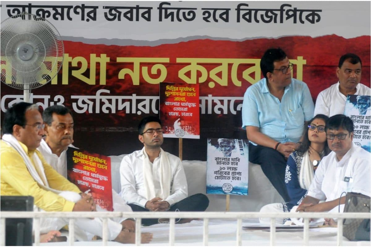 Abhishek Banerjee : राज्यपाल के इंतजार में अभिषेक बनर्जी का अनिश्चितकालीन धरना-प्रदर्शन जारी