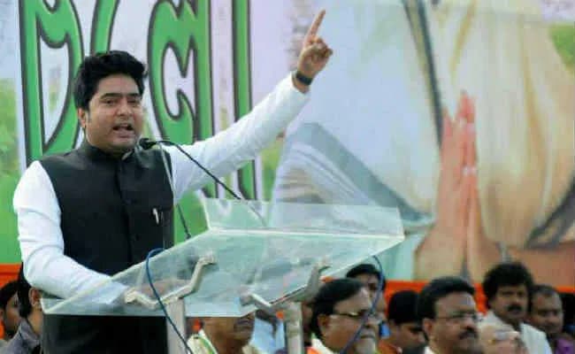 अभिषेक बनर्जी लागू करना चाहते हैं रिटायरमेंट की उम्र का नियम, ये है ममता बनर्जी का मास्टरस्ट्रोक...