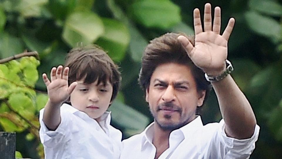 Happy Birthday AbRam Khan : जब शाहरुख के गाने पर डांस करते दिखे थे अबराम, खुद को थिरकने से रोक नहीं पाई थी सुहाना, VIDEO