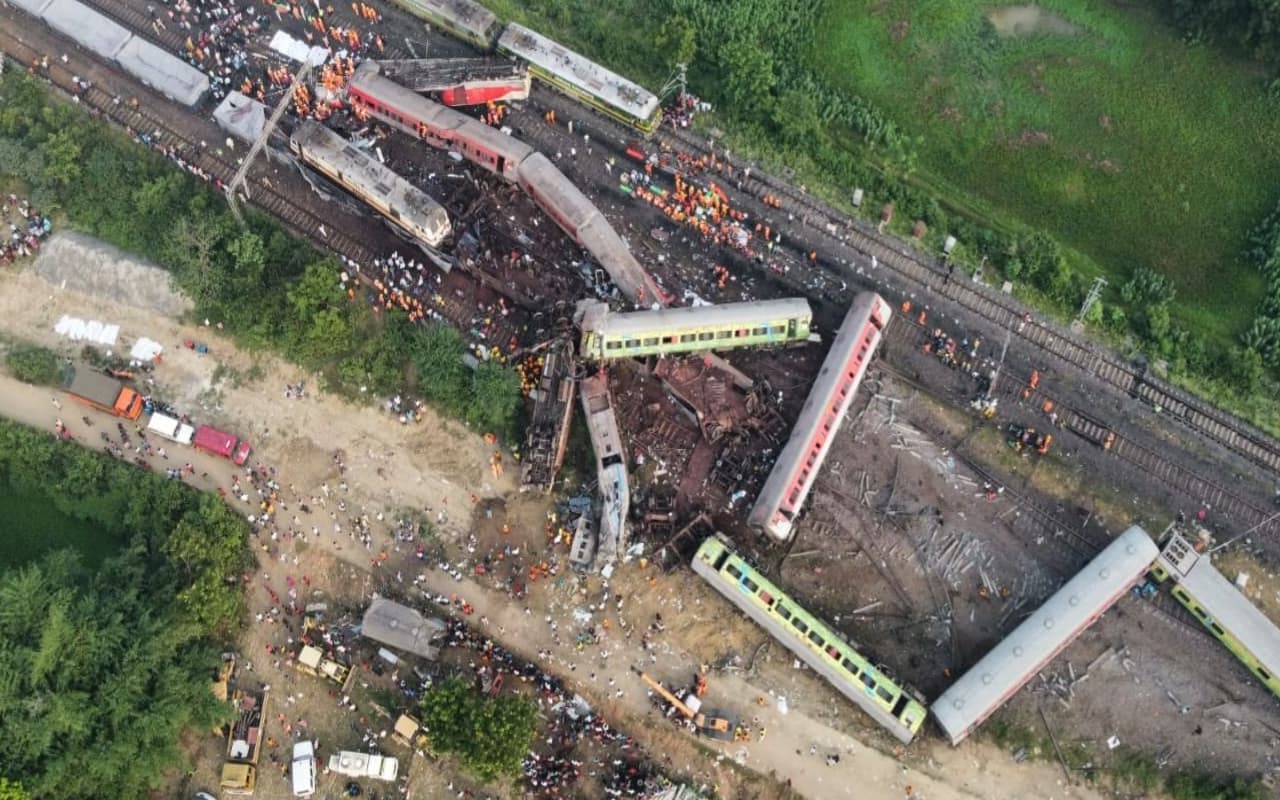 Odisha Train Accident: बालासोर हादसे में तीन रेलकर्मी गिरफ्तार, धारा 304 और 201 के तहत CBI ने किया अरेस्ट