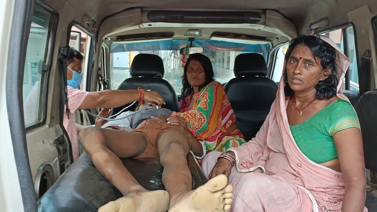 बेगूसराय में श्रीकृष्ण सेतु पर तेज रफ्तार ट्रक ने तीन युवकों को कुचला, एक की मौत, दो गंभीर