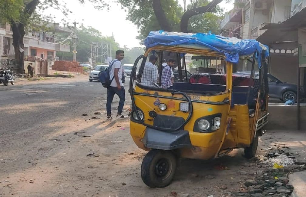Jharkhand News : झारखंड के पलामू में स्कॉर्पियो-ऑटो में टक्कर, 1 महिला की मौत, ड्राइवर समेत 4 लोग घायल Jharkhand News : झारखंड के पलामू में स्कॉर्पियो-ऑटो में टक्कर, 1 महिला की मौत, ड्राइवर समेत 4 लोग घायल