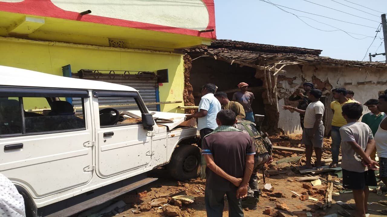 झारखंड में गम में बदलीं होली की खुशियां, बोलेरो ने पिता-पुत्र को रौंदा, दोनों की मौत, ड्राइवर फरार