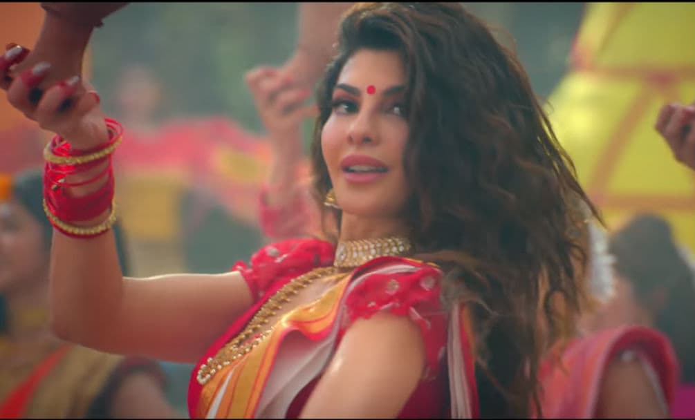 Badshah का वीडियो सॉन्‍ग Genda Phool रिलीज, बंगाली साड़ी  में गजब ढा रहीं Jacqueline Fernandez... VIDEO