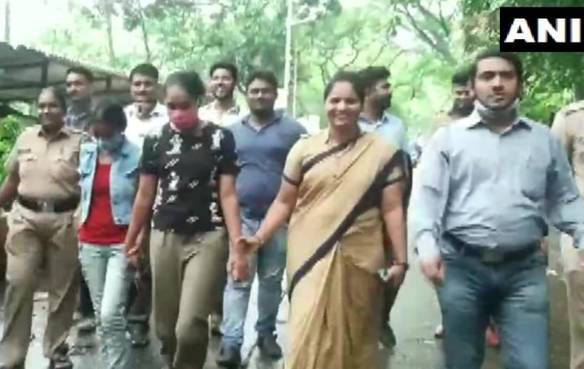 'सावधान इंडिया' और 'क्राइम पेट्रोल' की दो एक्ट्रेसेस को लाखों रुपये की चोरी के मामले में किया गया गिरफ्तार