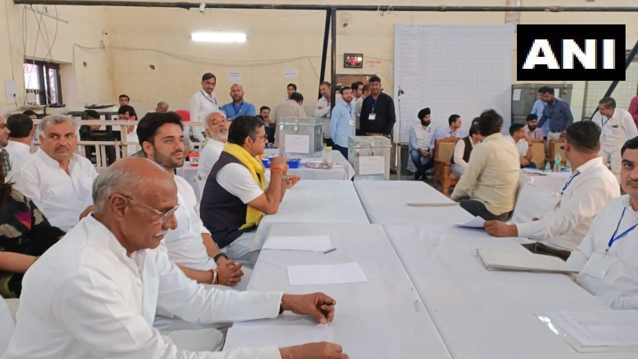 By Election Result: सात में से 4 सीटों पर बीजेपी की जीत, RJD, शिवसेना और TRS के खाते में एक-एक सीट