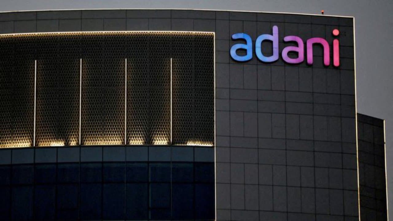 Gautam Adani: गौतम अदाणी और उनकी कंपनी पर लगा बड़ा आरोप! अमेरिका में शुरु हुई जांच, जानें डिटेल