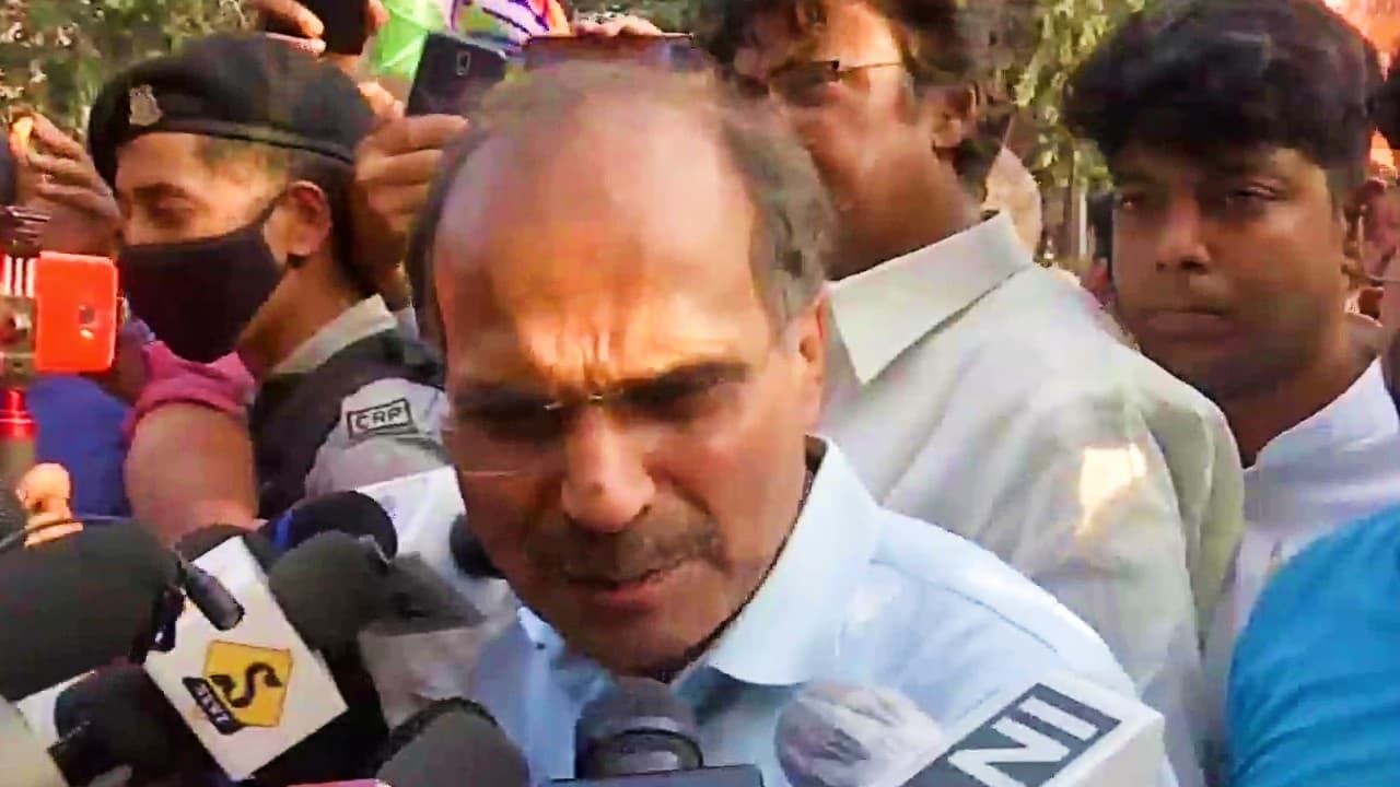 अनीस खान को न्याय दिलाने की मांग पर कांग्रेस नेता अधीर रंजन चौधरी ने कोलकाता में निकाली रैली