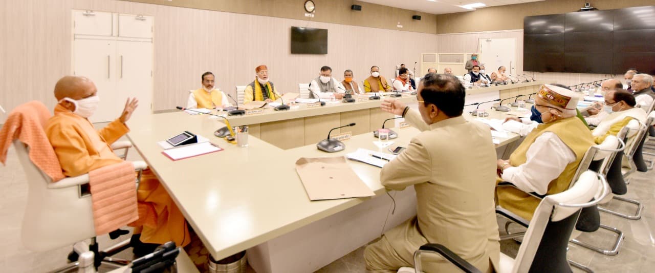 इंतजार खत्म! कल से यूपी में छात्रों को फ्री मोबाइल और टैबलेट देगी योगी सरकार, यहां जानिए पहले किसको मिलेगा?
