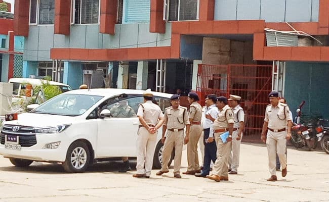 बिहार में कोरोना को लेकर अलर्ट मोड पर जेल प्रशासन, दूसरी जेल में शिफ्ट किये जा रहे कैदी