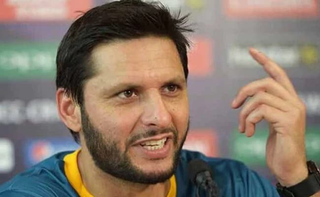 POK से लौटे पूर्व पाक क्रिकेटर शाहिद अफरीदी को हुआ कोरोना, कहा – मेरे लिए दुआ करें POK से लौटे पूर्व पाक क्रिकेटर शाहिद अफरीदी को हुआ कोरोना, कहा – मेरे लिए दुआ करें