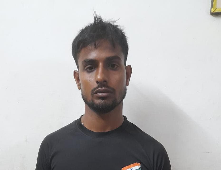 Agra News: अग्निवीर भर्ती के नाम पर आगरा का दलाल अभ्यर्थियों से ऐंठता था ढाई लाख, मास्‍टर माइंड उदय फरार