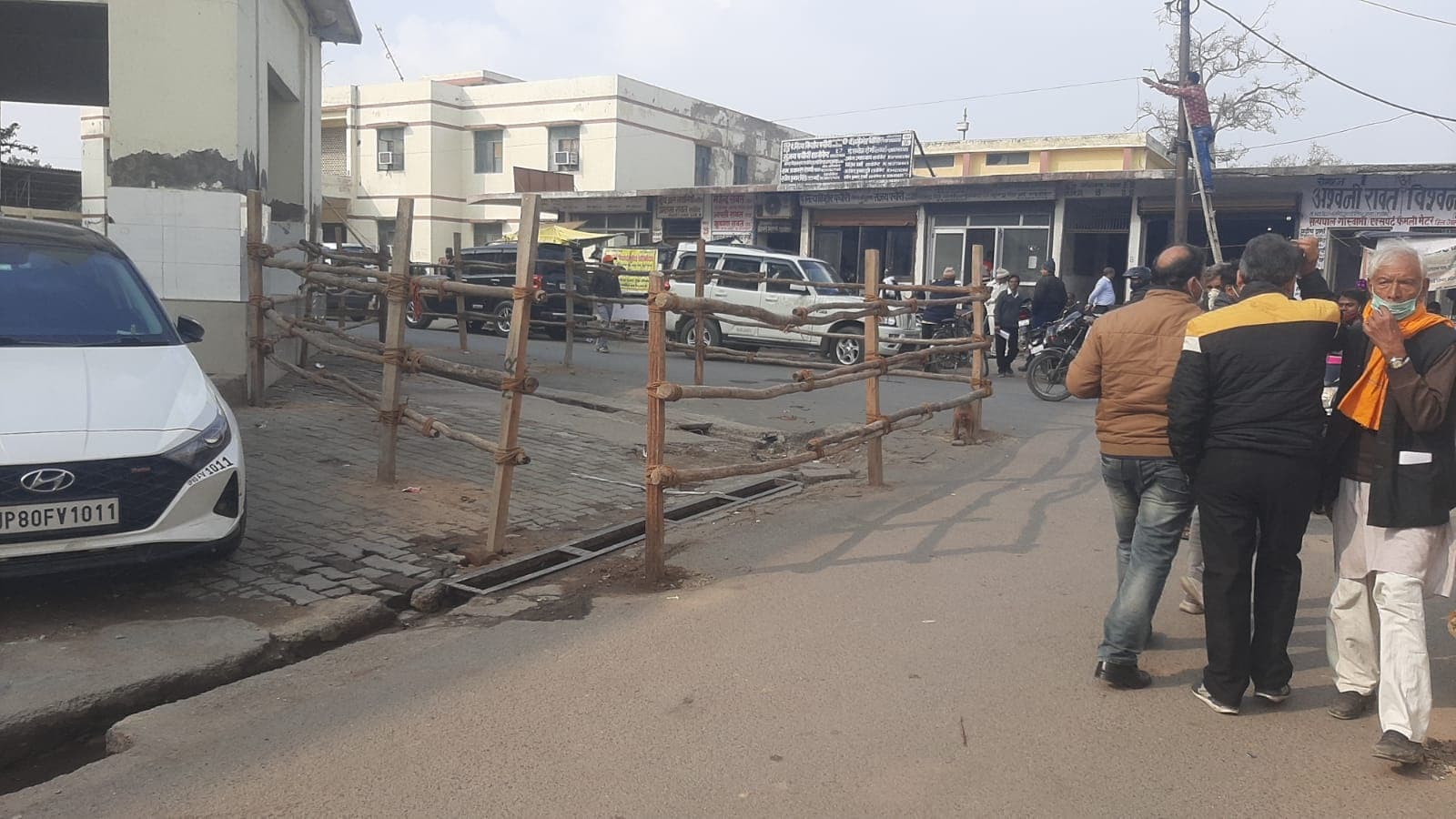 UP Weather Forecast: मौसम के बदले मिजाज से गर्मी के तेवर ढीले, आगरा सहित अन्य स्थानों में रविवार को भी बारिश