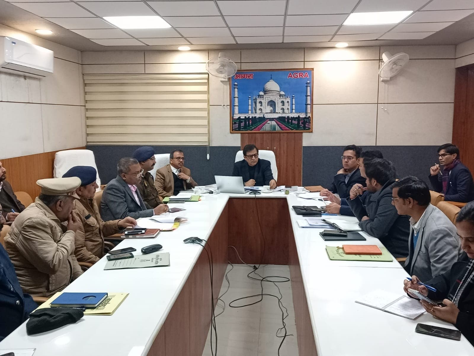 UP: आगरा में G-20 देश के सदस्यों के आगमन की तैयारी में जुटा प्रशासन, हर दिन होगी
डेलिगेशन के स्वागत की समीक्षा