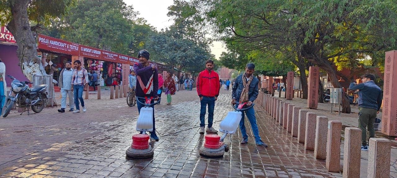 Agra News: G-20 डेलिगेशन के आगमन से पहले चमकाए जा रहे रास्ते, जिले के कई स्मारकों का प्रतिनिधिमंडल करेगा भ्रमण