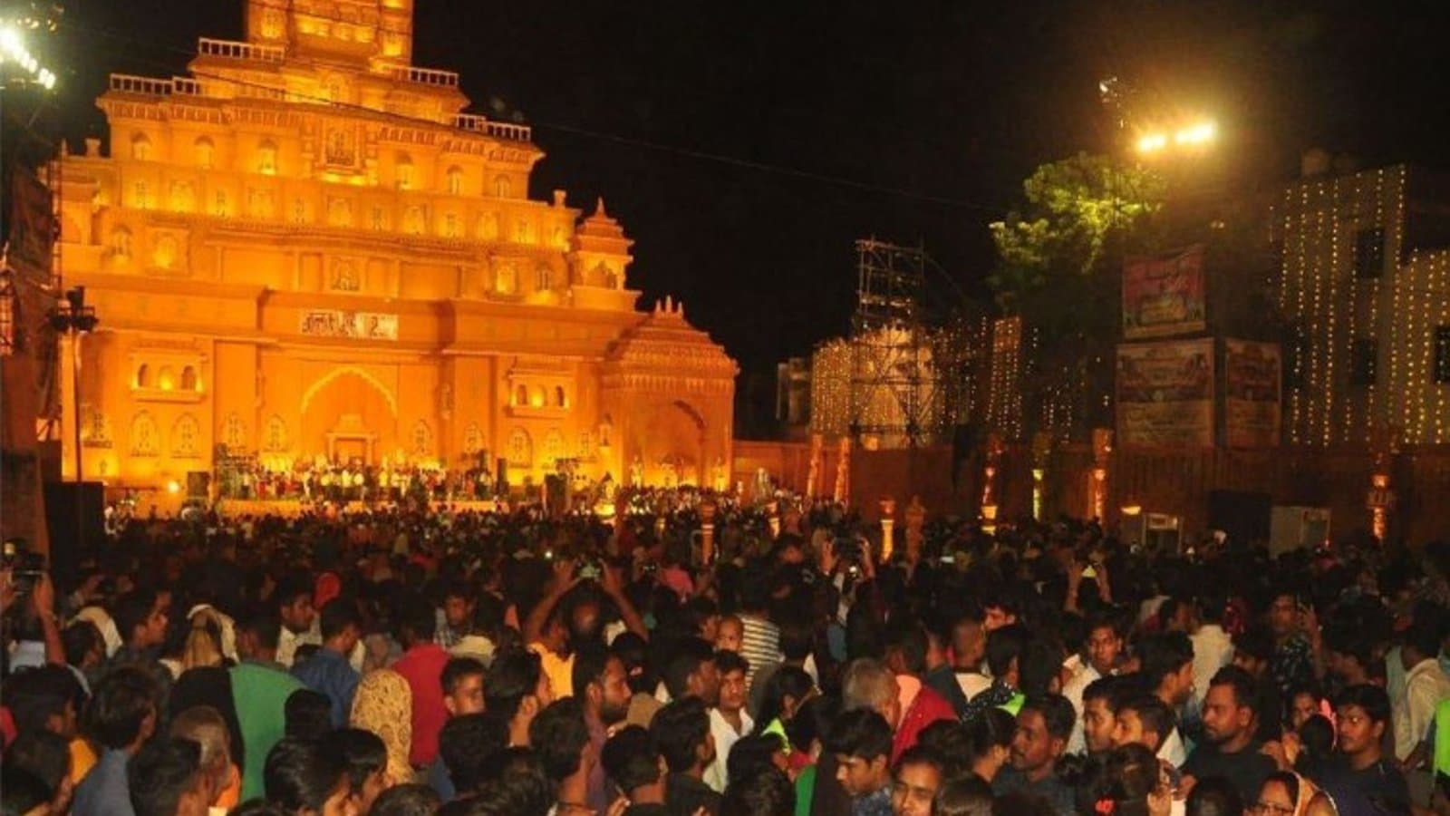 Agra News: सुलहकुल की मिसाल बन रही राम बारात की धुन, श्रीराम की कथा सुनकर धुन तैयार कर रहे मुस्लिम युवक