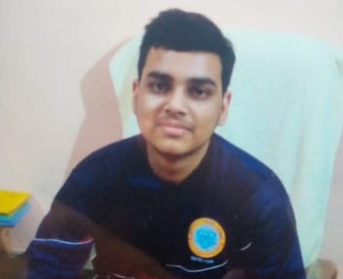 Agra News: प्रैक्टिकल के लिए स्कूल गए बारहवीं के छात्र की संदिग्ध अवस्था में मौत, जांच में जुटी पुलिस