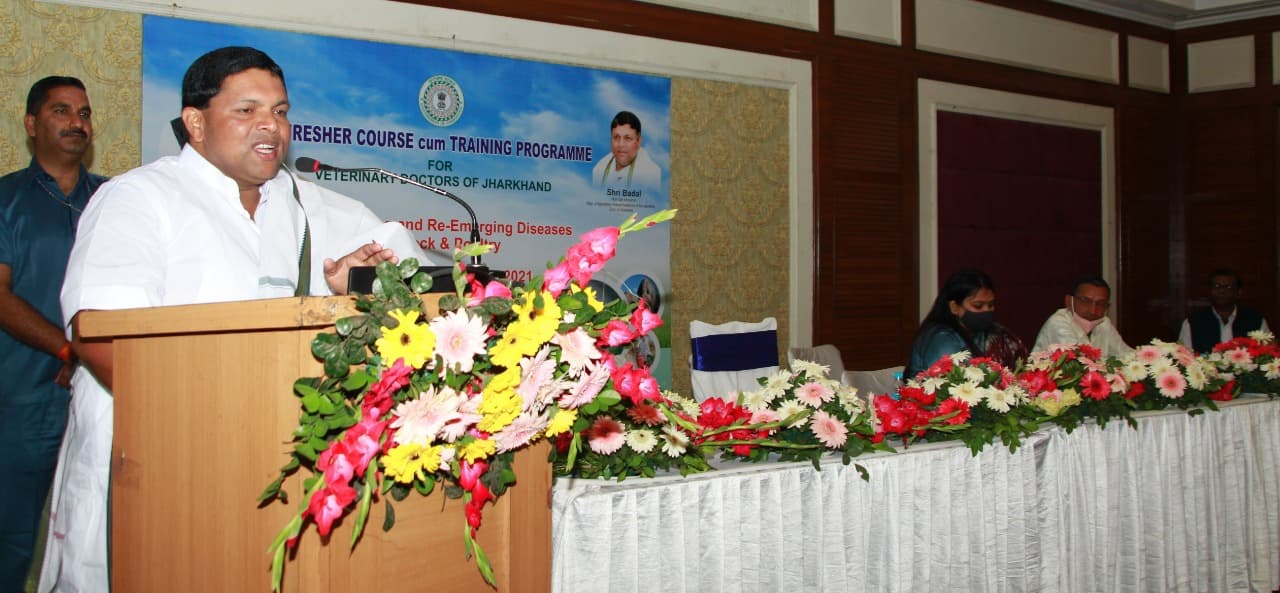 Jharkhand News : झारखंड के कृषि मंत्री बादल पत्रलेख का चार वर्षों का ये है मेगा प्लान, खेती से जुड़ेंगे 24 लाख लोग, मुख्यमंत्री पशुधन योजना से ऐसे बदलेगी तस्वीर