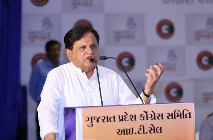 कांग्रेस को खल रही अहमद पटेल की कमी? बंगाल चुनाव से पहले खजाना खाली, सीट शेयरिंग पर भी नहीं बन रही बात