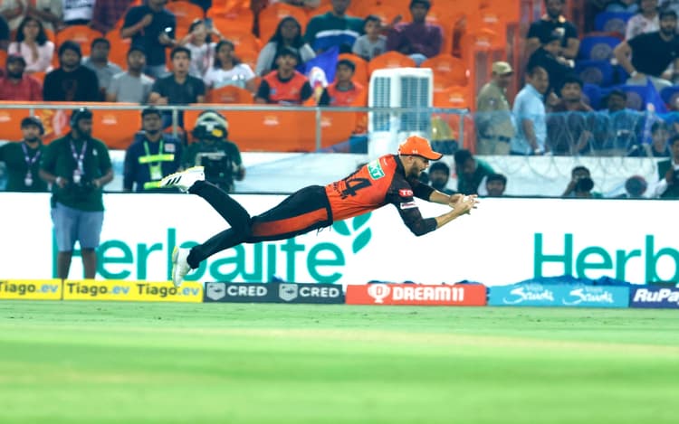 SRH vs MI: एडेन मार्करम बने 'सुपरमैन', एक ही ओवर में पकड़े 2 हैरतअंगेज कैच, देखें वीडियो