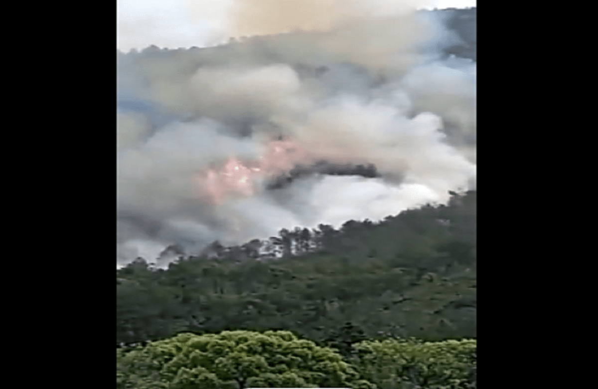 चीन में विमान दुर्घटनाग्रस्त, 133 यात्री थे सवार, पहाड़ में लगी आग, इलाके में फैला धुआं
