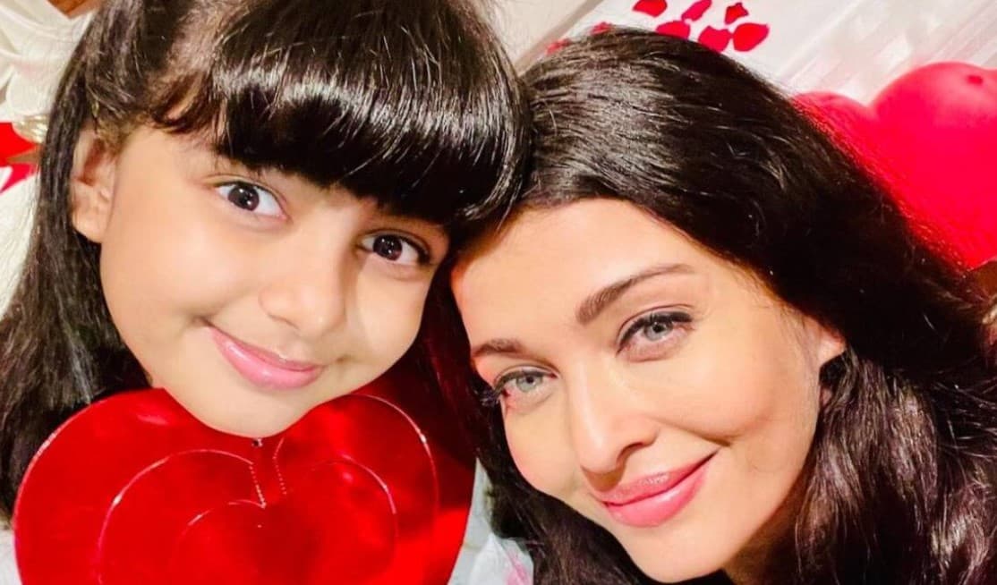 ऐश्वर्या राय और आराध्या बच्चन ने 'घूमर' गाने पर किया शानदार डांस, वायरल हो रहा ये VIDEO