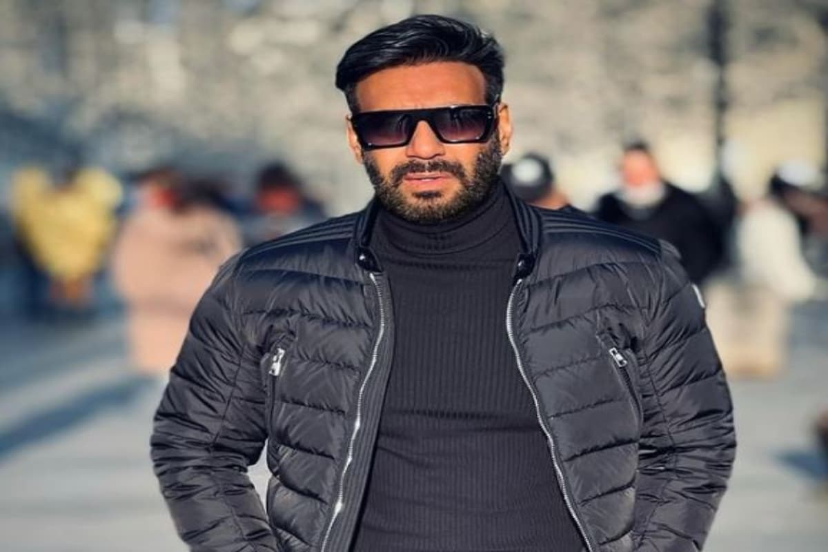 Ajay Devgn की लेटेस्ट फोटोज देख फैंस बोले- बोलो जुबां केसरी… भोला स्टार के डैशिंग लुक पर हो जाएंगे फिदा Ajay Devgn की लेटेस्ट फोटोज देख फैंस बोले- बोलो जुबां केसरी… भोला स्टार के डैशिंग लुक पर हो जाएंगे फिदा