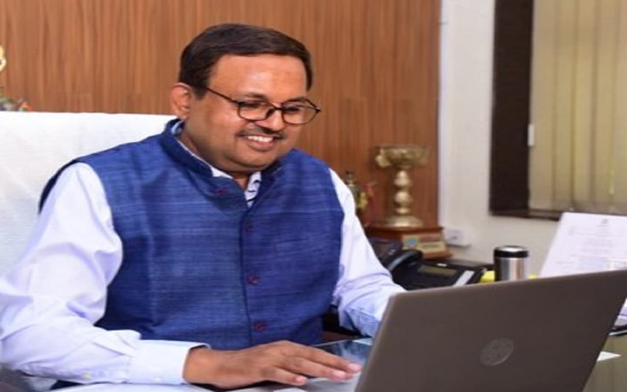 जस्ट ट्रांजिशन टास्क फोर्स के चेयरमैन अजय कुमार रस्तोगी ने कहा-यह नया विषय जिसके विभिन्न पहलुओं पर अध्ययन जारी