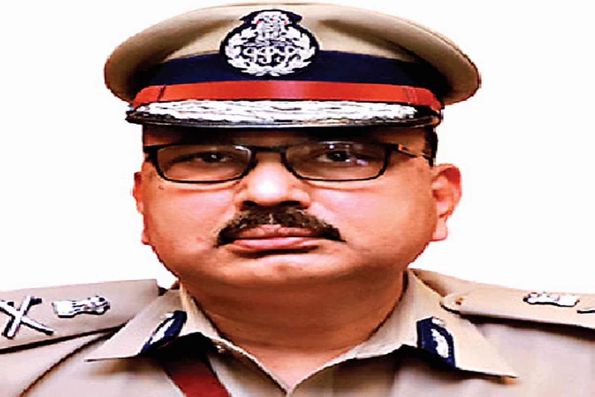 देवघर : दो पुलिस जवानों की मौत मामले में रिखिया थानेदार संजीत व एसआई केके कुशवाहा सस्पेंड, दोनों का हुआ तबादला