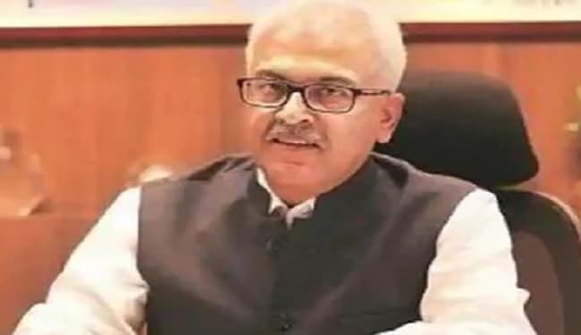 कोरोना की तीसरी लहर का खतरा, गृह मंत्रालय का भीड़ प्रबंधन को लेकर राज्यों और केंद्र शासित प्रदेशों को निर्देश