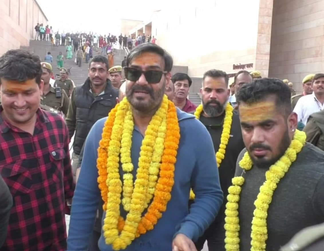 Varanasi News: वाराणसी पहुंचे अजय देवगन, काशी विश्वनाथ के दरबार में लगाई हाजिरी